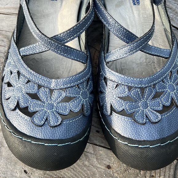 JBU Magnolia woman’s sz 8.5 sandals.  Memory foam insole grippy tread blue gray - Picture 2 of 6